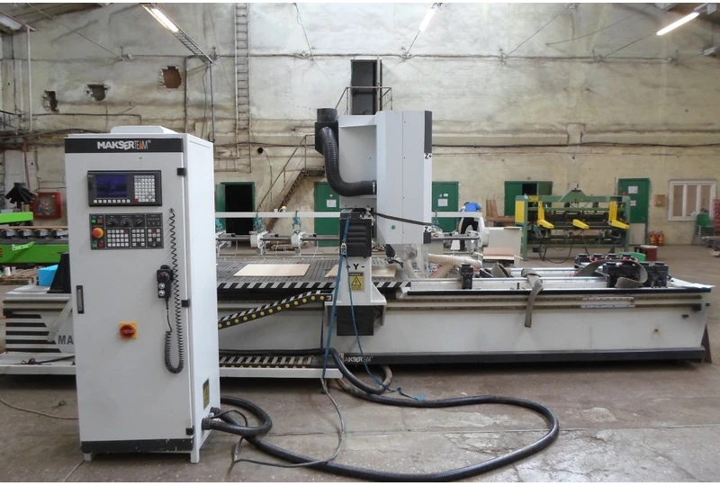 Naujas CNC centras su 6 ?ranki? keitikliu