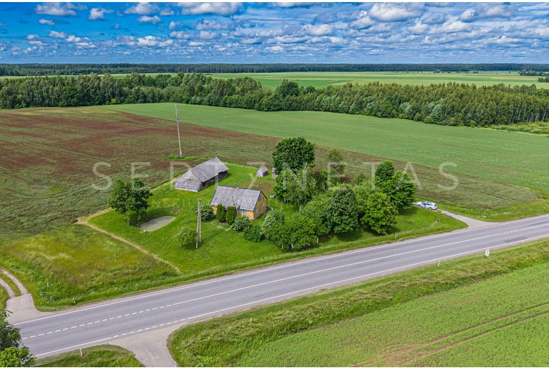 R?stin? sodyba su k?dra ir žaluma ||Sodyba Kartenoje: 84 kv. m. ir 43 a. ||Laukiate ramyb?s? Sodyba prie k?dros! ||Per 3 km iki Kartenos – jaukus namas ||R?stinis namas su vaismedžiais Kartenoje ||Parduodama sodyba su k?dra Kartenoje