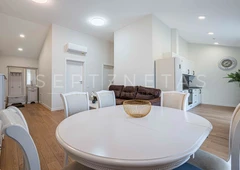 Ramus poilsis žalioje aplinkoje||Naujos statybos prabanga Palangoje||Skoningu ?rengimu džiuginantys apartamentai||Trys kambariai su balkonu ir vieta||Šiluma ir komfortas atostogoms Palangoje||Parduodami jauk?s apartamentai Kunigiški? g.||Moderniai ?rengti apartamentai su vieta mašinai||Rami kaimynyst? ir žalios erdv?s poilsiui||Sukurtas atsipalaidavimui ir tyliai poilsio zonai